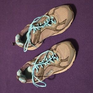 Fila Tennis Shoes (W 9)